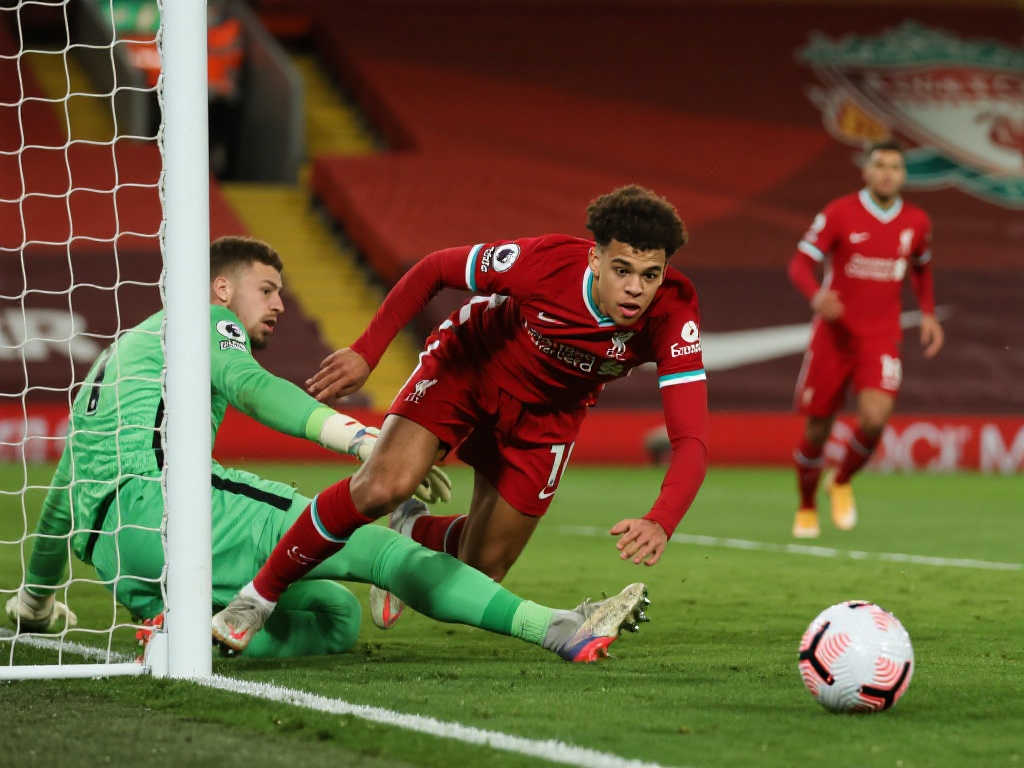 斯洛特:十人应战,球员表现令人满意 斯洛特:十人应战,球员表现令人满意